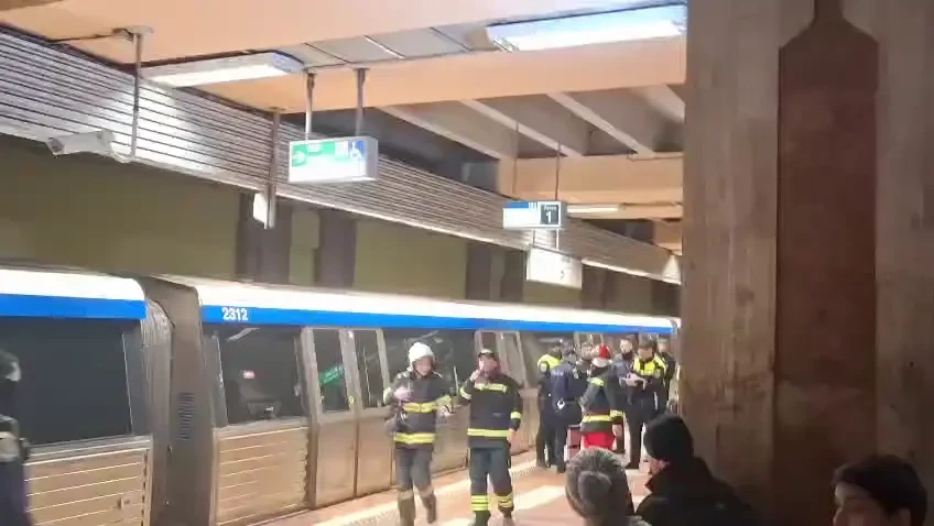 Incident la metrou, înainte de stația Constantin Brâncoveanu. Călătorii au fost evacuați